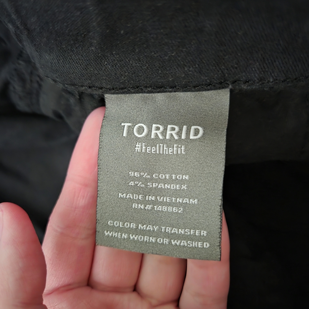 Torrid 3.5" Pull-On Weekend Mid-Rise Short- Size 3x - Picture 11 of 11